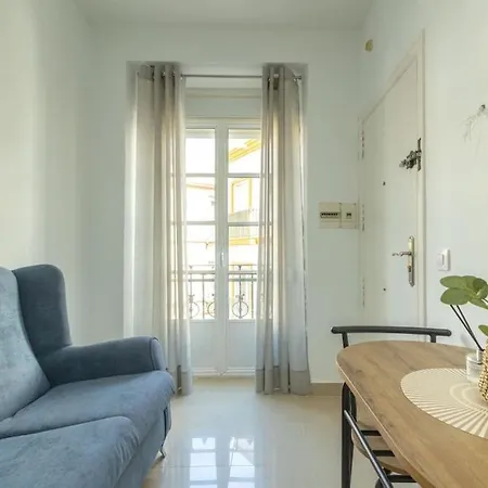 Apartment Joaquin Costa Alameda By Valcambre *
